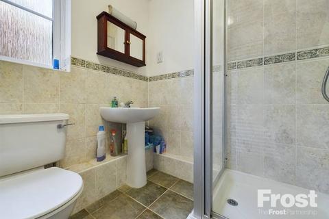 16 Chantry Close, Sunbury-on-thames, TW16 7TH