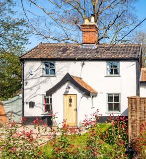 3 bedroom cottage for sale, Candlers Lane, Harleston