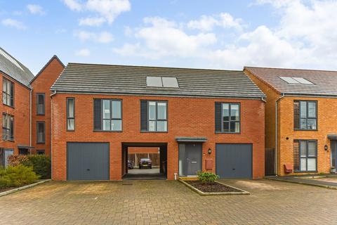 2 bedroom detached house for sale, George V Avenue, Bordon, Hampshire