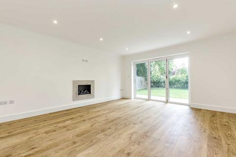 4 bedroom detached house to rent, Lower Hampton Road, Sunbury-On-Thames TW16