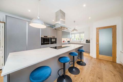 4 bedroom detached house to rent, Lower Hampton Road, Sunbury-On-Thames TW16
