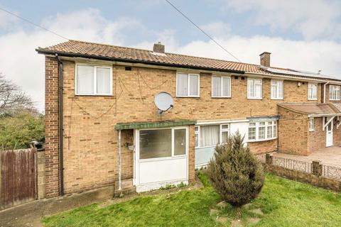 3 bedroom semi-detached house to rent, Butts Crescent, Feltham TW13