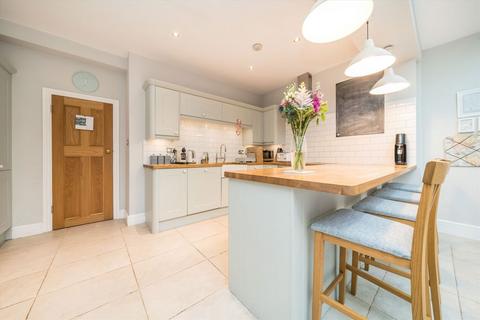15 Worthington Road, Surbiton, KT6 7RU