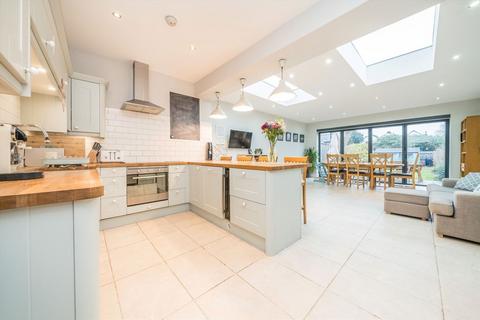 15 Worthington Road, Surbiton, KT6 7RU