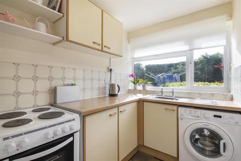 2 bedroom flat to rent, Cherry Close, Cambridge CB24