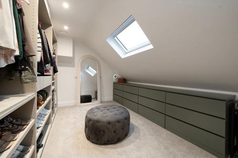 51 Bridge Way, Twickenham, TW2 7JL