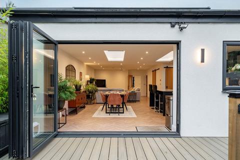 51 Bridge Way, Twickenham, TW2 7JL