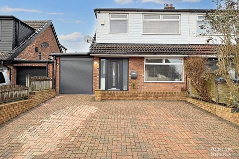 3 bedroom semi-detached house for sale, Borrowdale Close, Royton