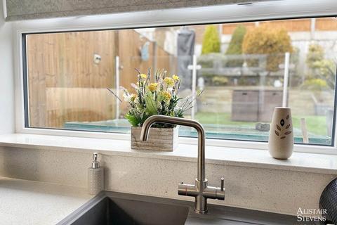 21 Borrowdale Close, Royton, Oldham, OL2 6TN