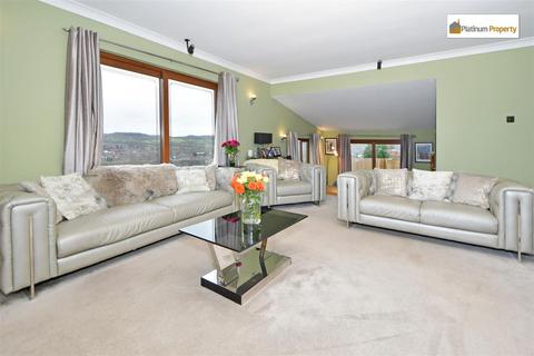2 Friars Close, Cheadle, Stoke-on-trent, ST10 1AT