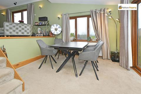 2 Friars Close, Cheadle, Stoke-on-trent, ST10 1AT