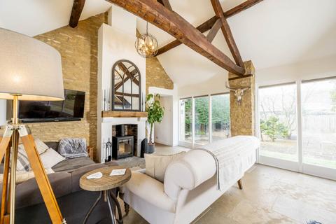 2 bedroom barn conversion for sale, Lyneham Farm Cottages, Lyneham