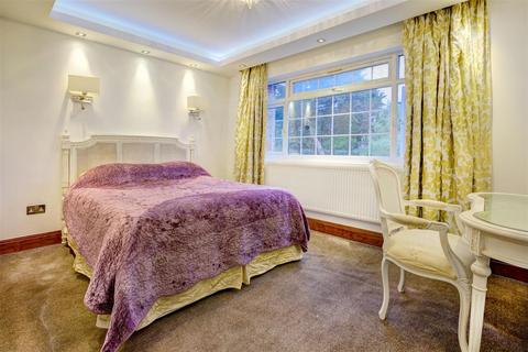 6 bedroom detached house for sale, Beaufort Drive, NW11