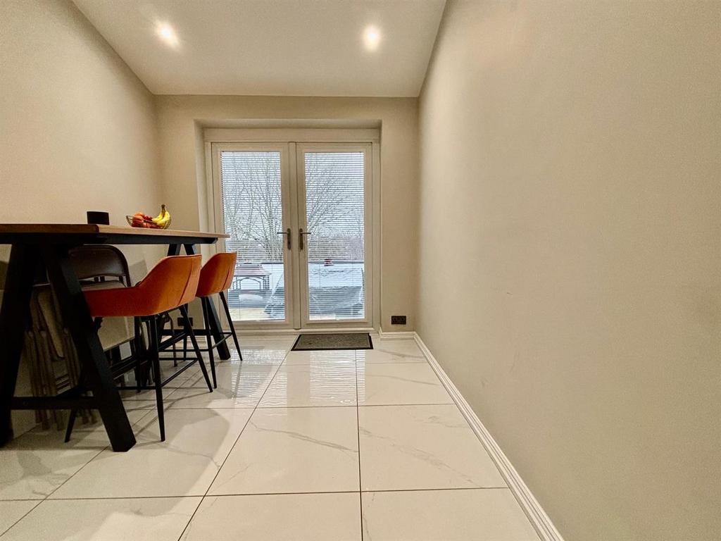 Dining Room:
