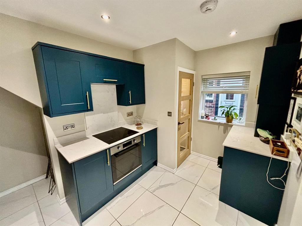 Fitted Kitchen: