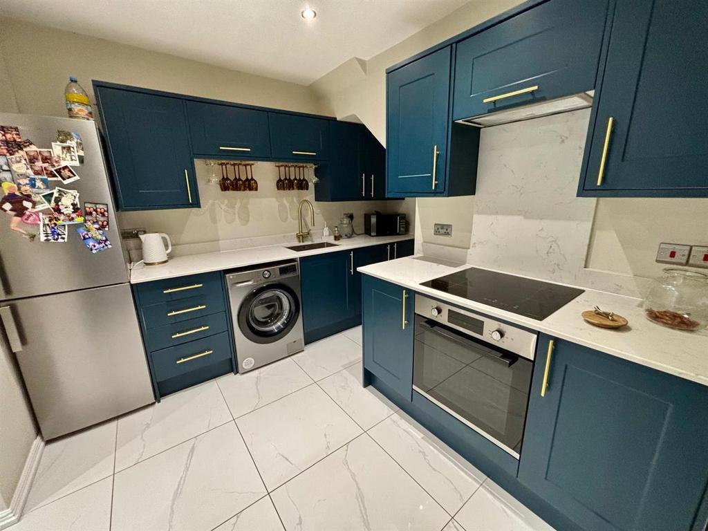 Fitted Kitchen: