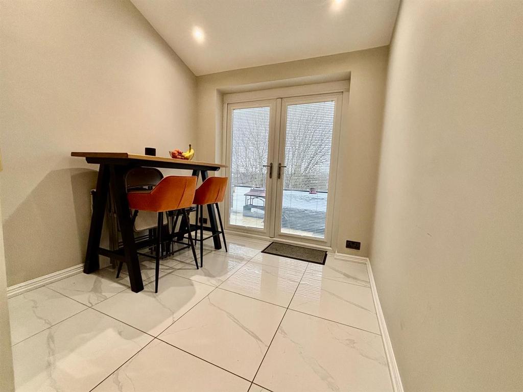 Dining Room: