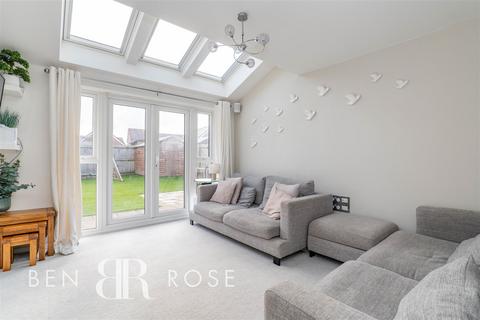 4 bedroom detached house for sale, Spinners Avenue, Bamber Bridge, Preston