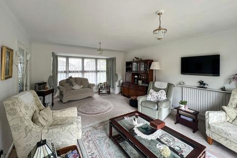 3 bedroom detached bungalow for sale, Homefield Road, Warlingham, CR6 9HU