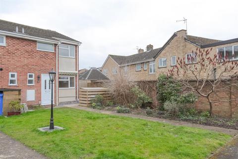 3 bedroom end of terrace house to rent, Florence Close, Kidlington