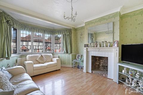 3 bedroom semi-detached house for sale, Westview Drive, Woodford Green IG8