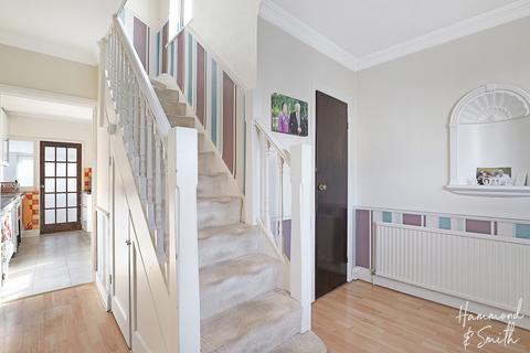 3 bedroom semi-detached house for sale, Westview Drive, Woodford Green IG8