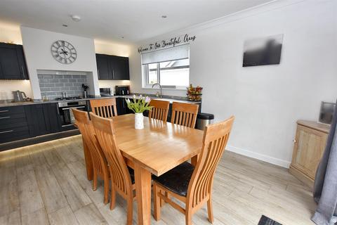 2 Agar Crescent, Illogan Highway, Redruth, TR15 3NG