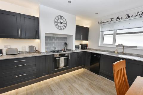 2 Agar Crescent, Illogan Highway, Redruth, TR15 3NG