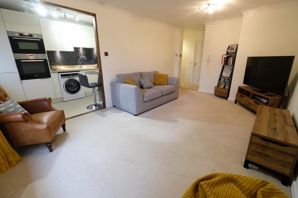 Sitting/dining room