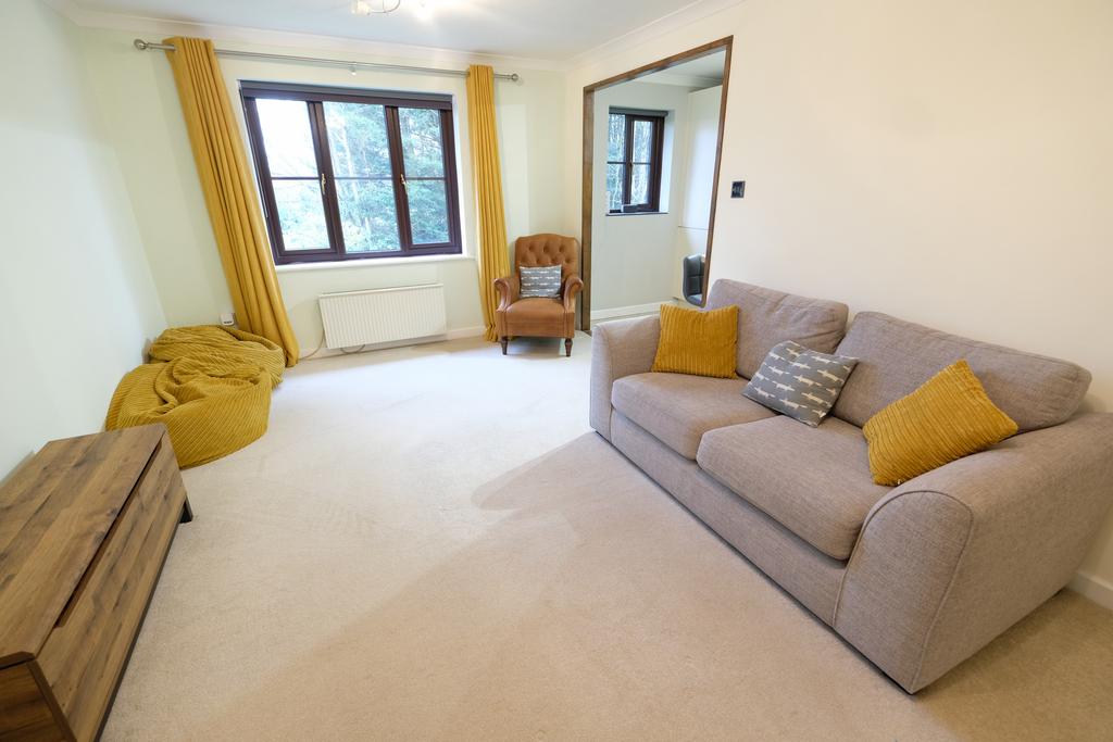 Sitting/dining room
