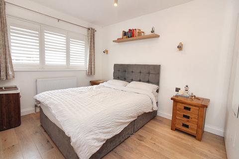 1 Cedar Close, Shefford, SG17 5RT