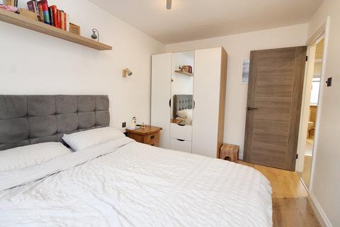1 Cedar Close, Shefford, SG17 5RT