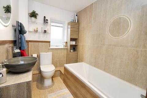 1 Cedar Close, Shefford, SG17 5RT