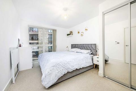 2 bedroom flat for sale, Lakeside Drive, London NW10