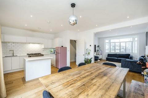 8 Northfields Road, London, W3 0NN
