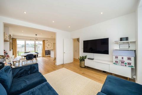 8 Northfields Road, London, W3 0NN
