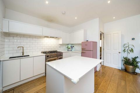 8 Northfields Road, London, W3 0NN