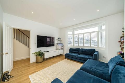 8 Northfields Road, London, W3 0NN