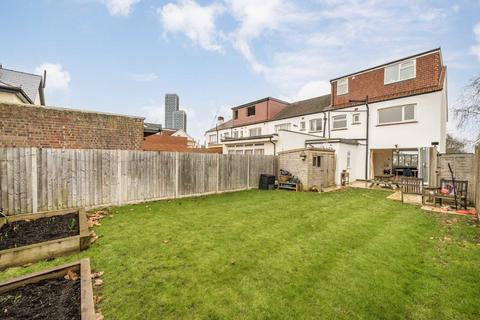8 Northfields Road, London, W3 0NN