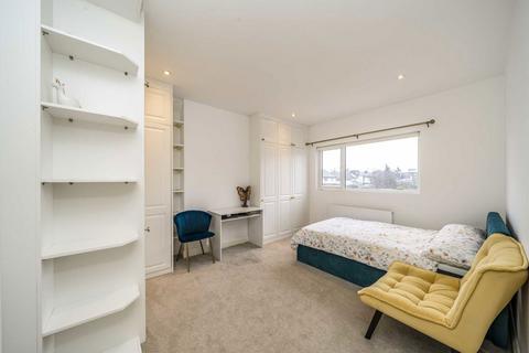 8 Northfields Road, London, W3 0NN