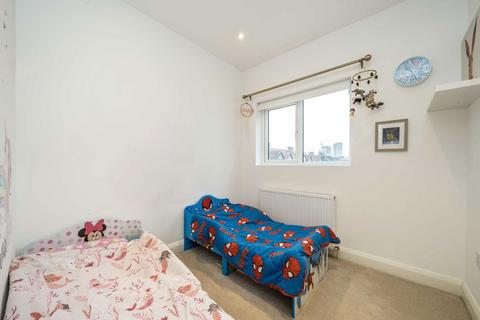 8 Northfields Road, London, W3 0NN