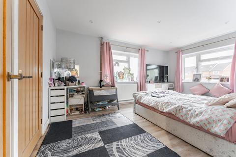 72 Bradenham Road, Shipdham, Thetford, IP25 7PJ