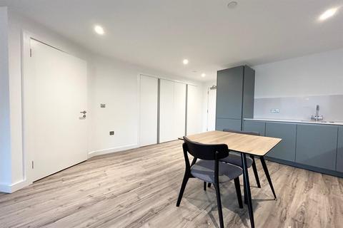 1 bedroom flat to rent, Block B Railings, Shale Lane, M5