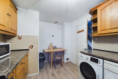 3 bedroom maisonette for sale, Peartree Close, South Ockendon, Essex, RM15