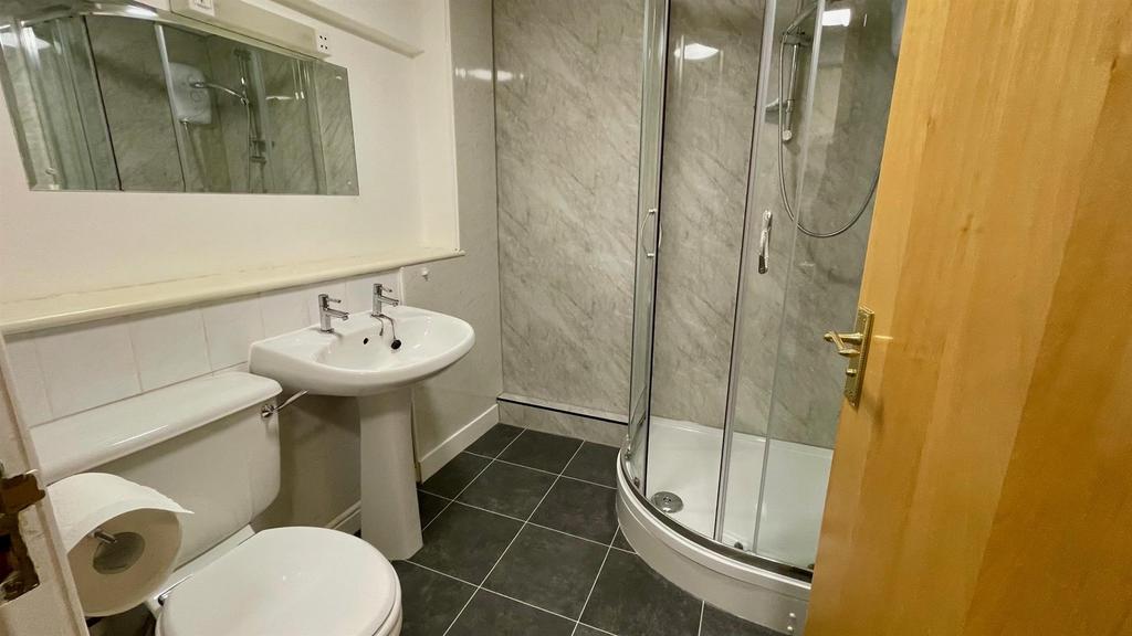 3 piece shower room