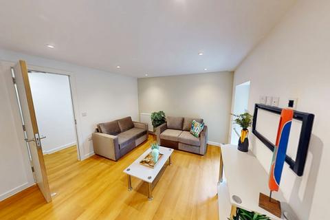 3 bedroom apartment to rent, Apartment 6, 124-132 North Sherwood Street, Nottingham, Nottinghamshire, NG1