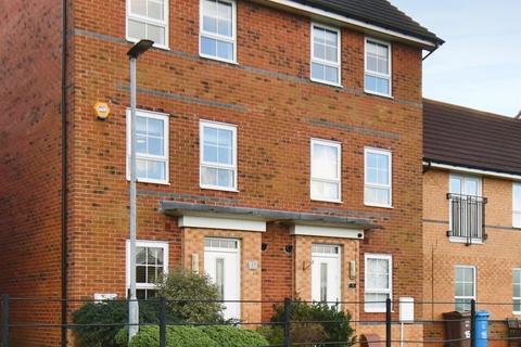 4 bedroom semi-detached house for sale, Runton Walk, Liberty Green, Hull