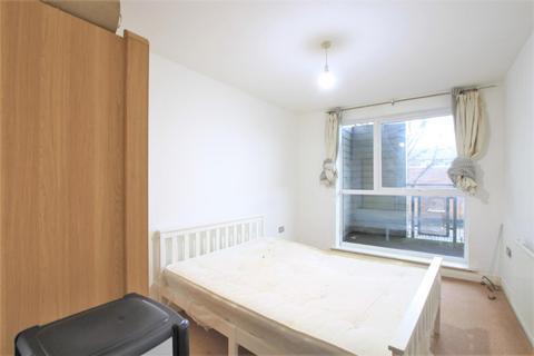 2 bedroom apartment for sale, Smoothfield Court, Hounslow TW3