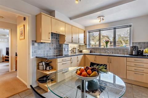 4 bedroom detached house for sale, Lindsey Close, Woodnewton