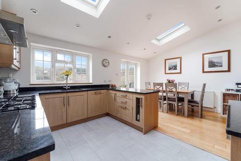 3 Roundwood View, Banstead, SM7 1EQ